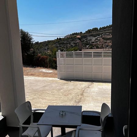 Noya Suites Sr Sarandë Esterno foto