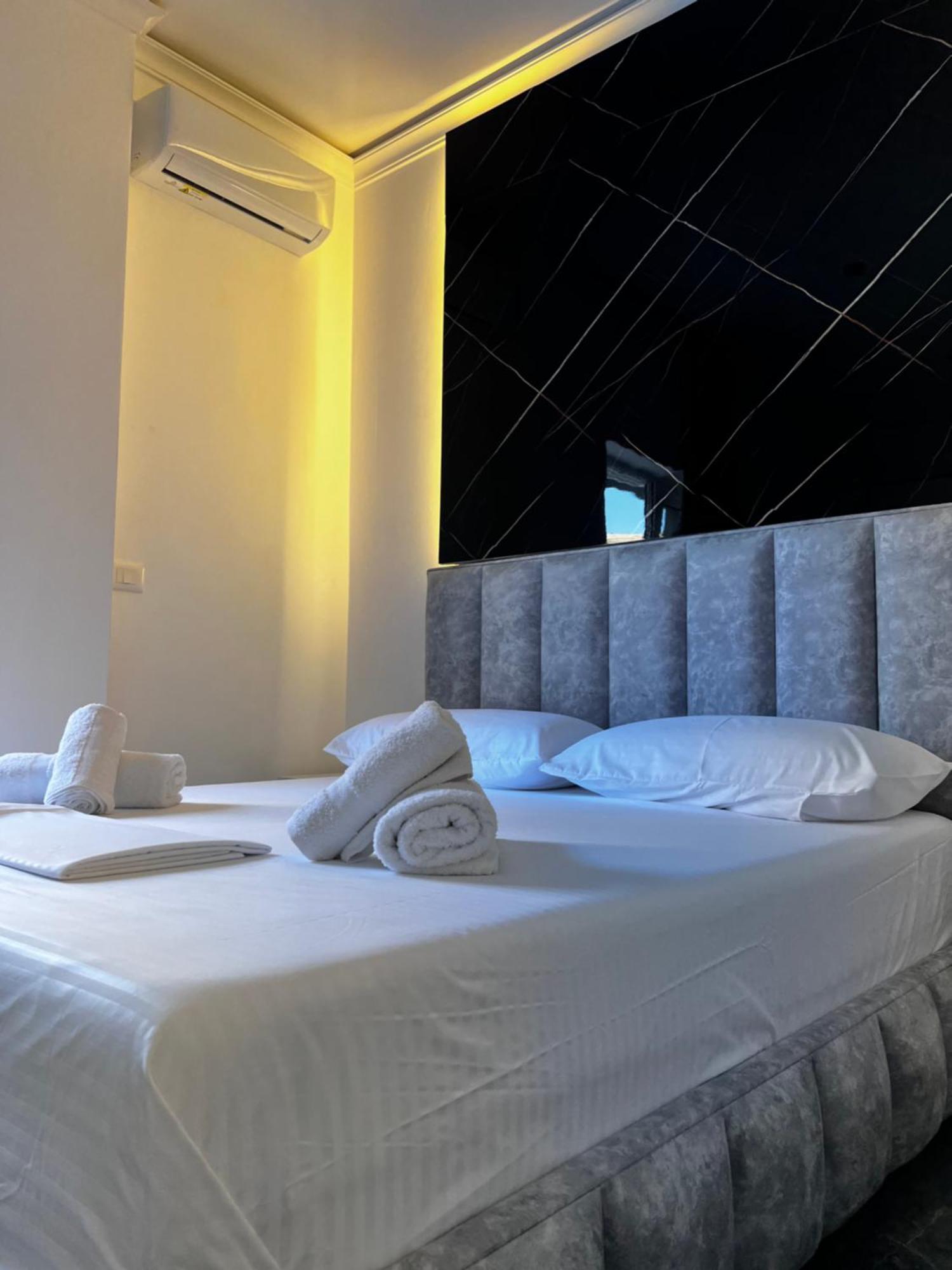 Noya Suites Sr Sarandë Esterno foto