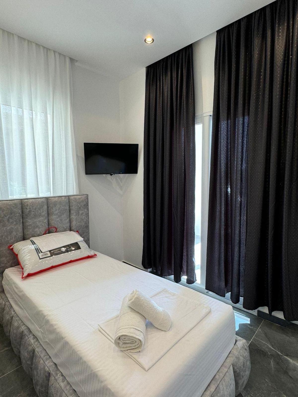 Noya Suites Sr Sarandë Esterno foto