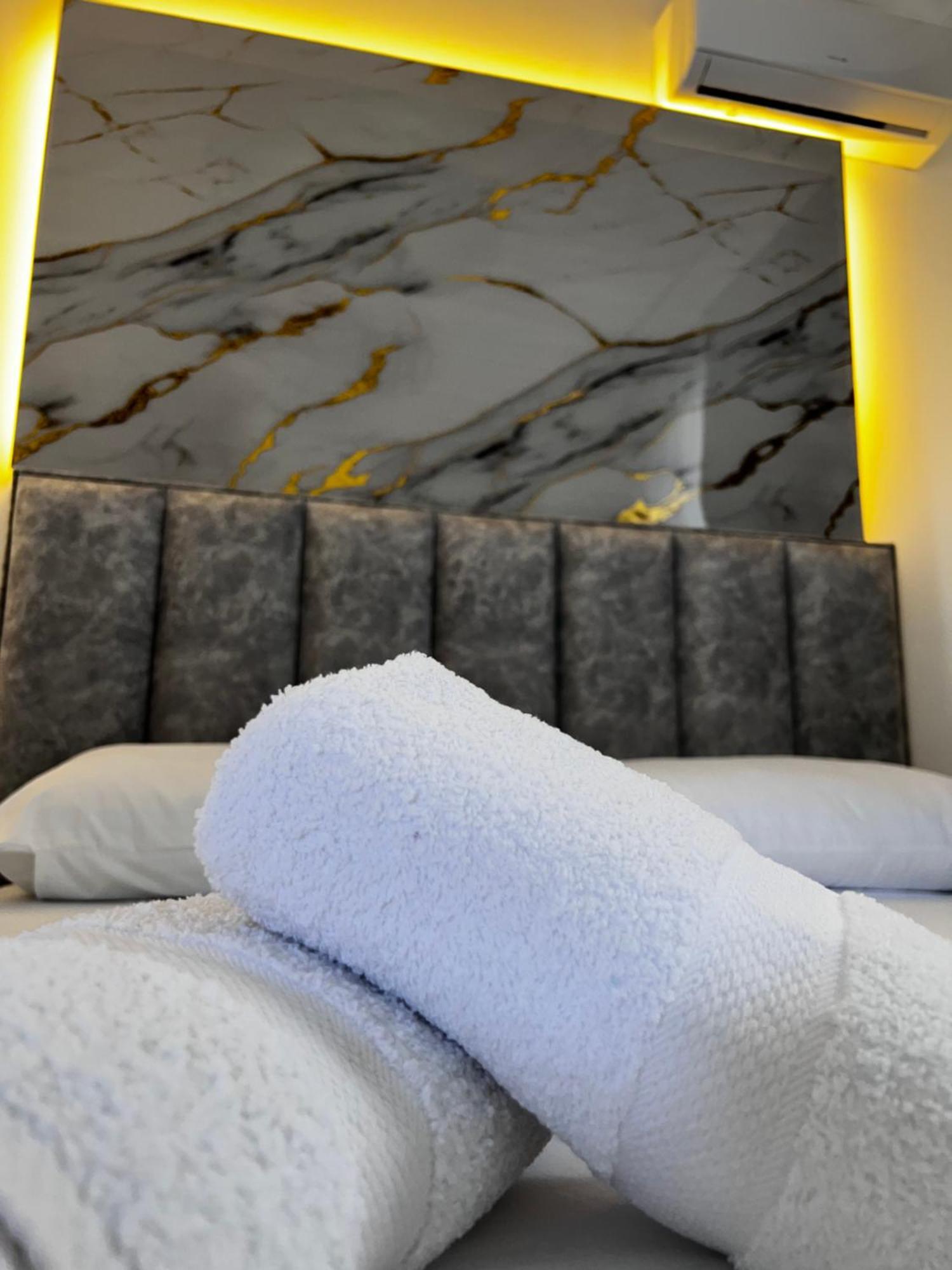 Noya Suites Sr Sarandë Esterno foto