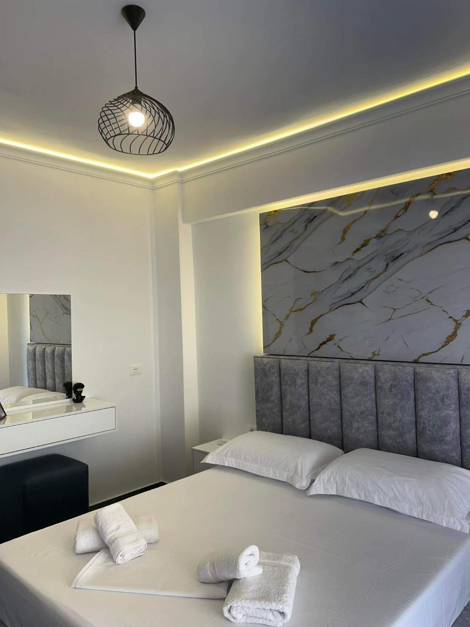 Noya Suites Sr Sarandë Esterno foto