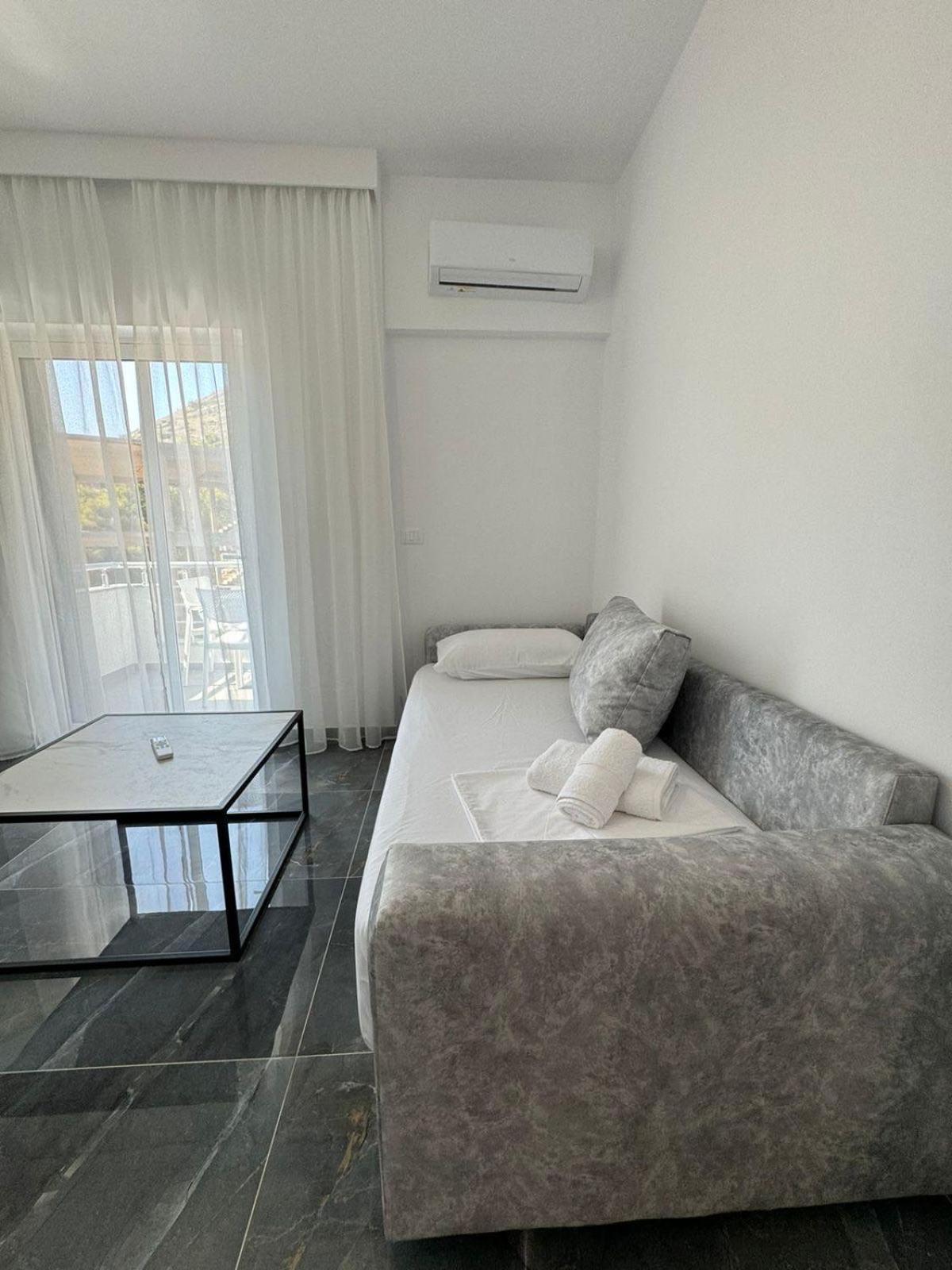 Noya Suites Sr Sarandë Esterno foto