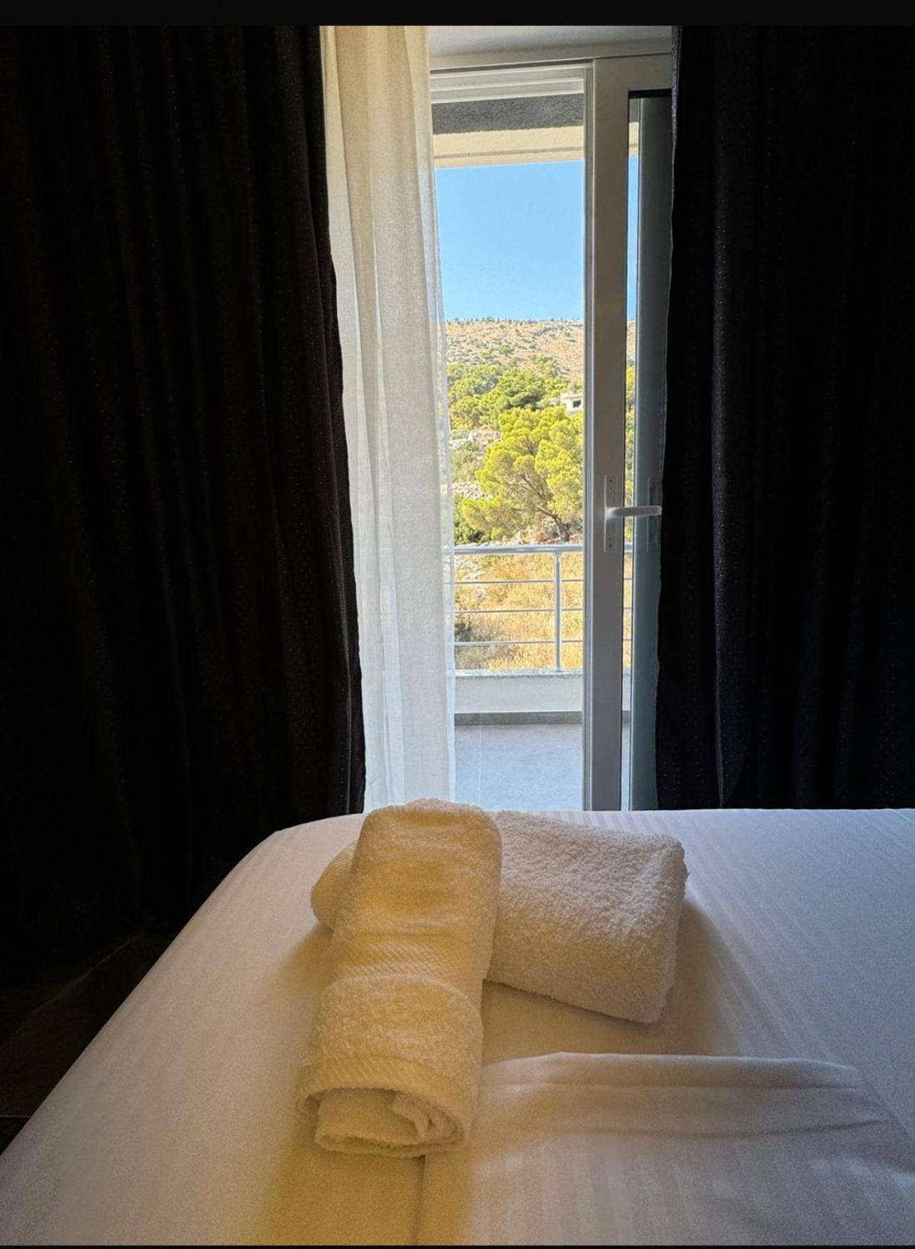 Noya Suites Sr Sarandë Esterno foto